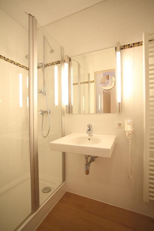 Single Room,250600337:JPEG